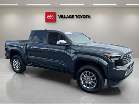 Certified 2025 Toyota Tacoma Limited AWD/4WD image 7