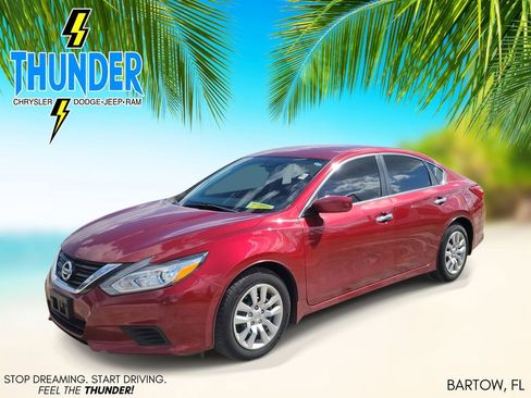 Used 2017 Nissan Altima 2.5 S w/ Power Driver Seat Package image 2