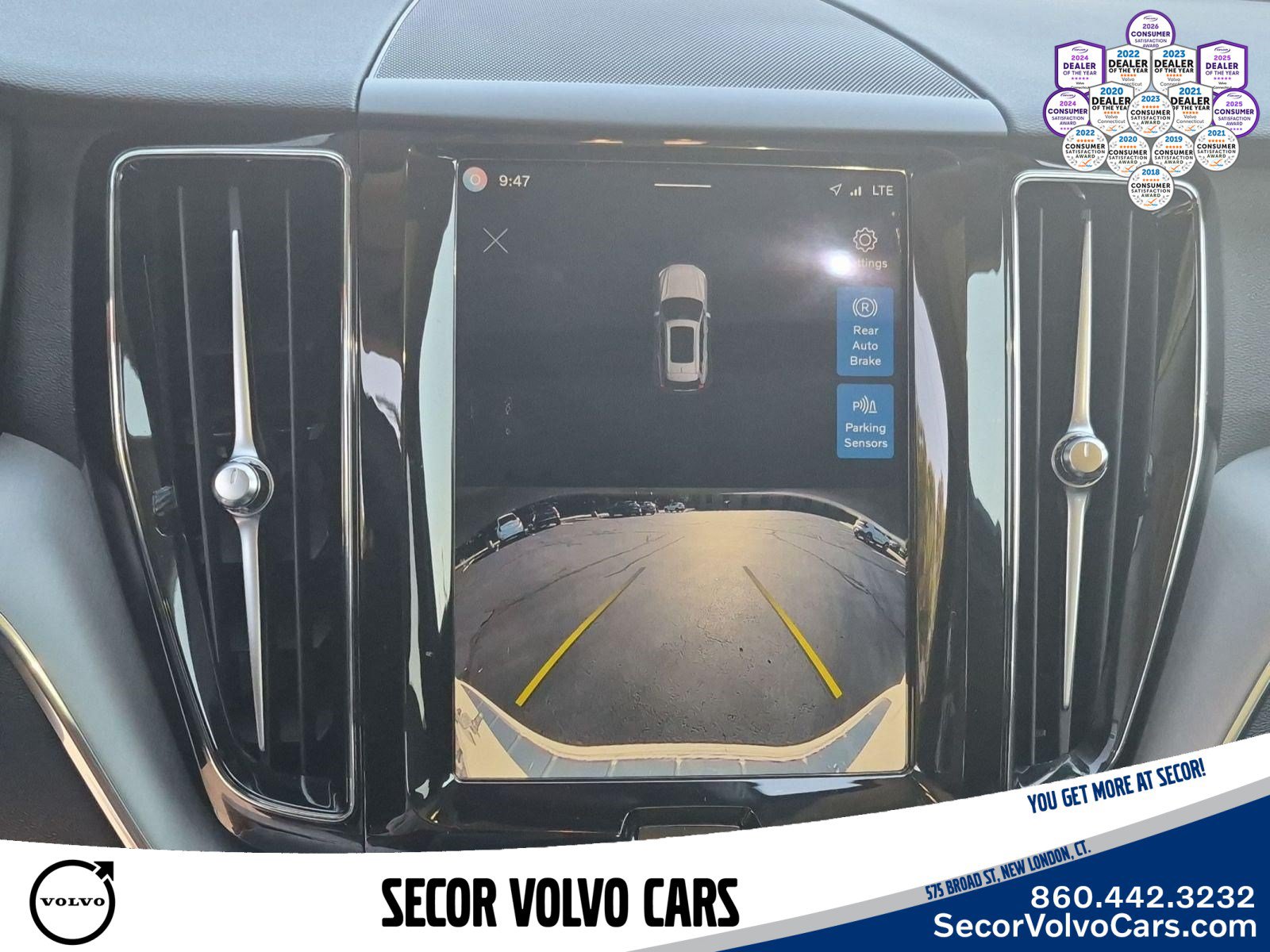 Used 2024 Volvo XC60 B5 Core w/ Protection Package Premier AWD/4WD image 14