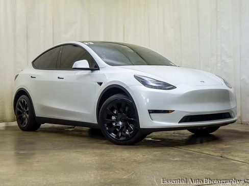 Used 2023 Tesla Model Y Long Range AWD/4WD image 2