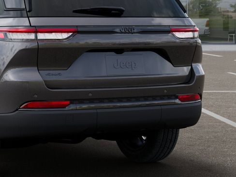 New 2025 Jeep Grand Cherokee Limited image 14