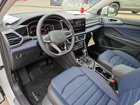New 2026 Volkswagen Taos SEL image 11