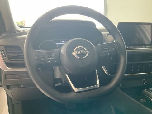 Used 2024 Nissan Rogue S AWD/4WD image 14