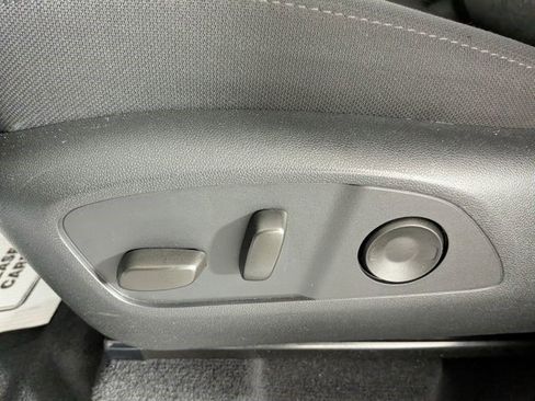 Certified 2025 GMC Acadia Elevation AWD/4WD image 21