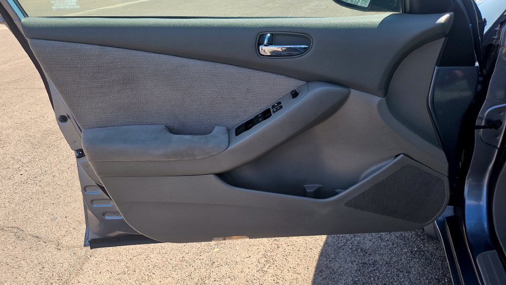Used 2010 Nissan Altima 2.5 S w/ Convenience Plus Pkg FWD image 25