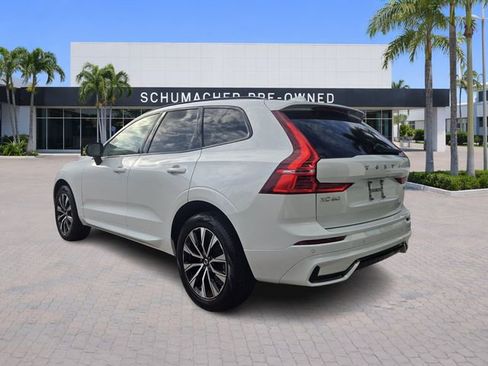 Used 2024 Volvo XC60 B5 Core image 5