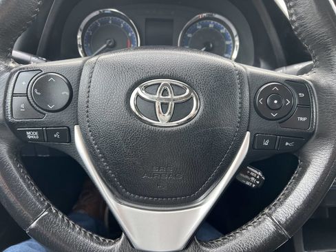 Used 2017 Toyota Corolla SE image 11
