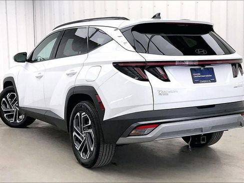 Certified 2025 Hyundai Tucson Limited AWD/4WD image 11