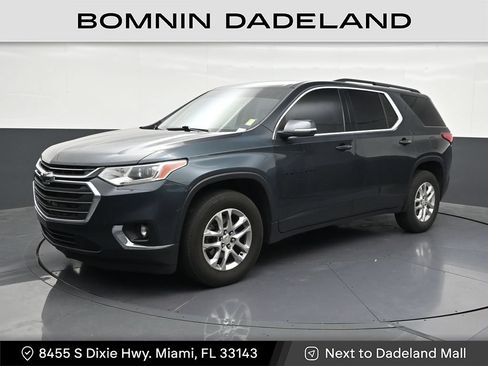 Used 2021 Chevrolet Traverse LT FWD image 1