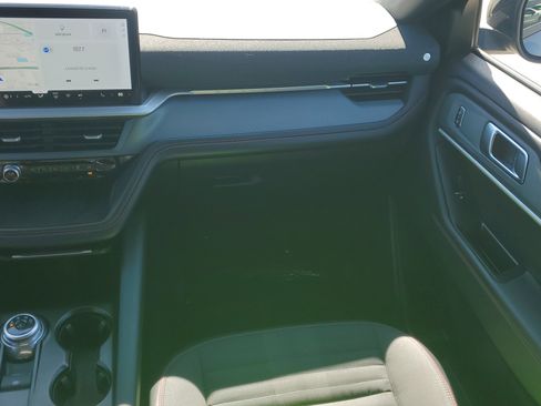 Certified 2025 Ford Explorer ST-Line image 18