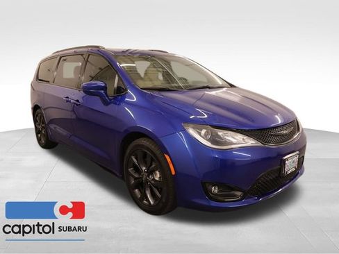 Used 2019 Chrysler Pacifica Touring Plus w/ S Appearance Package FWD image 1