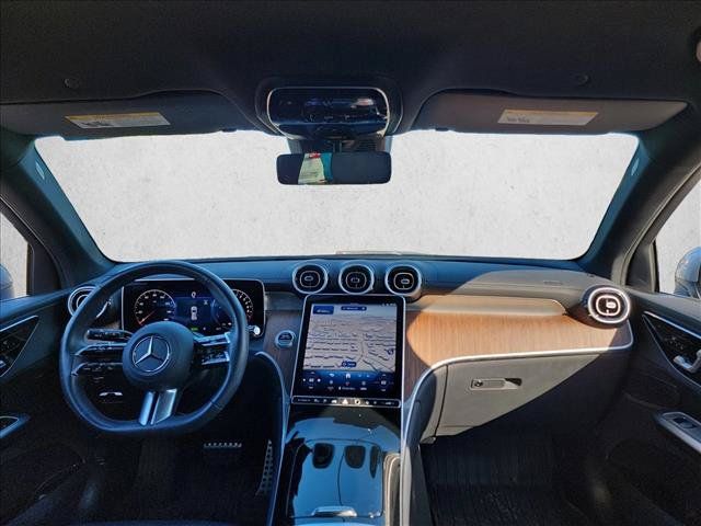 Used 2025 Mercedes-Benz GLC 350e 4MATIC image 14