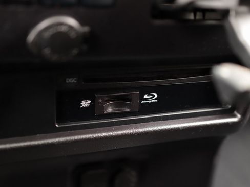 Used 2017 Toyota Sienna SE image 17