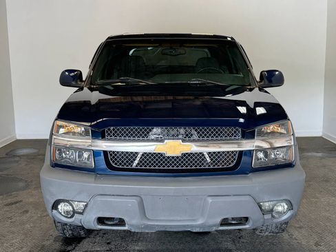 Used 2002 Chevrolet Avalanche 4x4 w/ Off-Road Suspension Pkg image 2