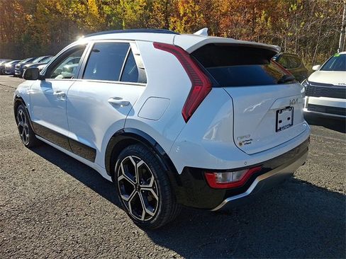 Certified 2023 Kia Niro EX Touring image 4