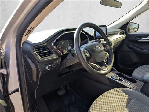 Used 2020 Ford Escape SE image 10