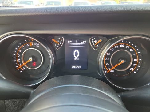 Used 2023 Jeep Gladiator Sport w/ Off Road Group AWD/4WD image 18