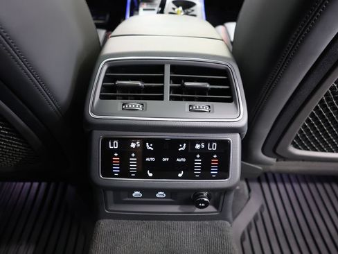 Used 2025 Audi RS 7 Performance w/ Black Optic Package AWD/4WD image 25