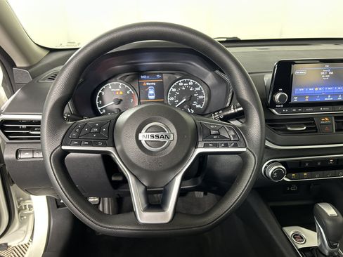 Used 2022 Nissan Altima 2.5 S FWD image 11