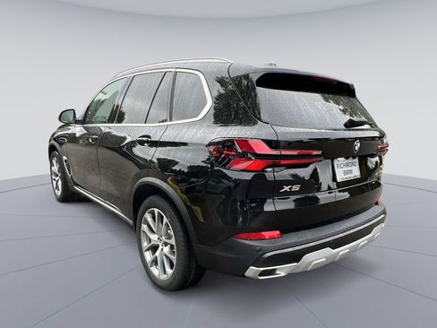 New 2026 BMW X5 xDrive40i w/ Climate Comfort Package image 3