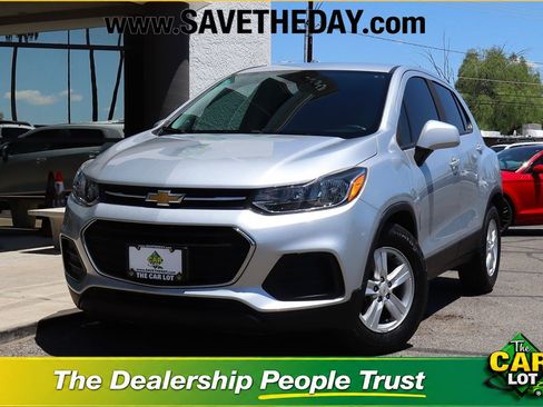 Used 2020 Chevrolet Trax LS w/ Tint and Cruise Package FWD image 1