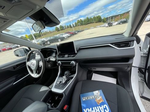 Used 2024 Toyota RAV4 LE image 10