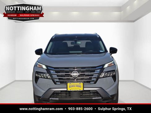 Used 2024 Nissan Rogue SL FWD image 2