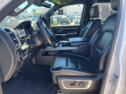 Used 2024 RAM 1500 Laramie AWD/4WD image 6