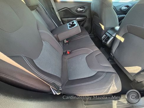 Used 2021 Jeep Cherokee Latitude image 14