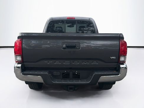 Used 2018 Toyota Tacoma SR5 image 4