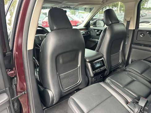 Used 2021 Lincoln Aviator Reserve w/ Class IV Trailer Tow Package RWD image 17