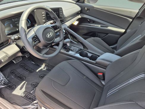 New 2026 Hyundai Elantra SEL Sport Premium FWD image 17