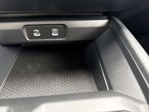 Used 2025 Honda Accord SE image 32