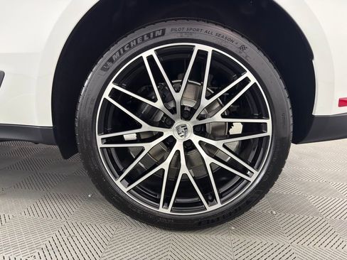 New 2026 Porsche Macan AWD/4WD image 12