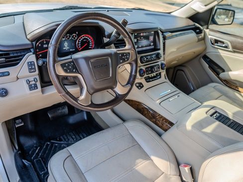Used 2015 GMC Yukon XL Denali w/ Premium Package image 14