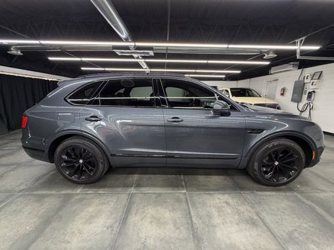 Used 2019 Bentley Bentayga image 8