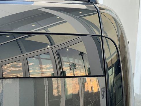 Used 2023 Land Rover Range Rover Long Wheelbase Autobiography image 49