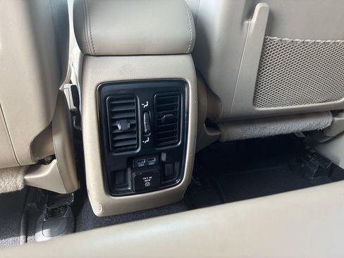 Used 2020 Jeep Grand Cherokee Limited w/ Premium Lighting Group image 18