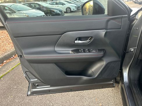 New 2026 Nissan Kicks SR image 10