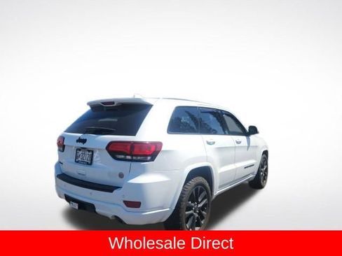 Used 2017 Jeep Grand Cherokee Altitude AWD/4WD image 11