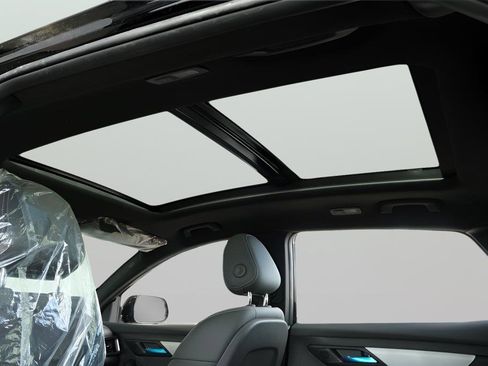 New 2025 VinFast VF 8 Plus AWD/4WD image 13