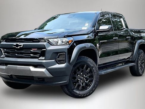 Used 2025 Chevrolet Colorado Trail Boss AWD/4WD image 1