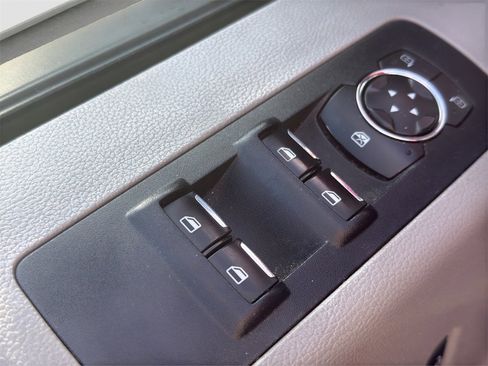 Used 2015 Ford F150 XLT w/ Equipment Group 302A Luxury image 11