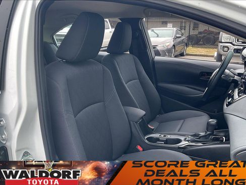 Used 2023 Toyota Corolla LE w/ LE Convenience Package image 9
