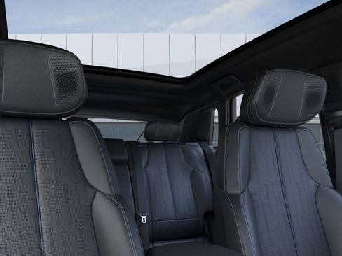 New 2025 Cadillac Lyriq Sport image 25