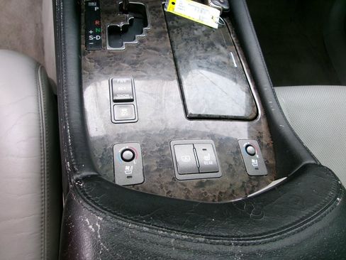 Used 2007 Lexus LS 460 RWD image 13
