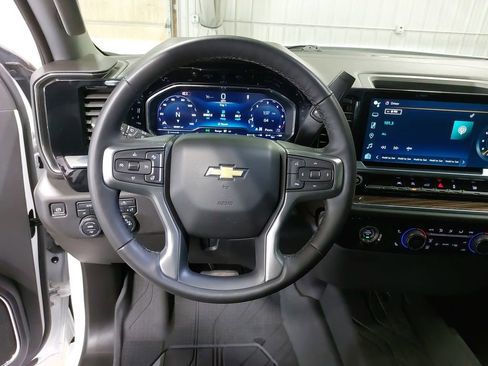 Used 2024 Chevrolet Silverado 1500 LT AWD/4WD image 15