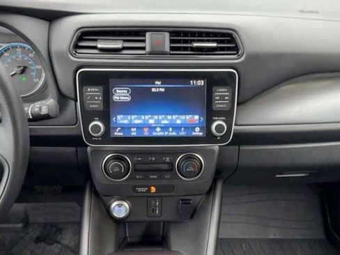Certified 2022 Nissan Leaf S image 12