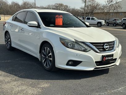 Used 2017 Nissan Altima 2.5 SL w/ 2.5 Technology Package