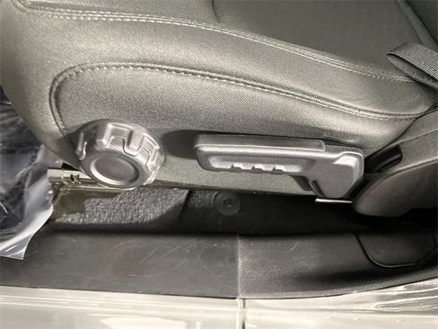 Certified 2020 Jeep Gladiator Overland w/ Cold Weather Group image 21